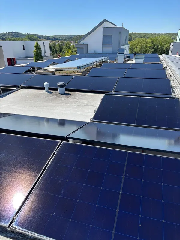 PV-Anlage auf dem Flachdach, Nachher