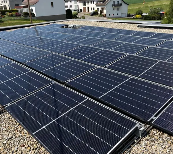 PV-Anlage auf dem Flachdach, Nachher